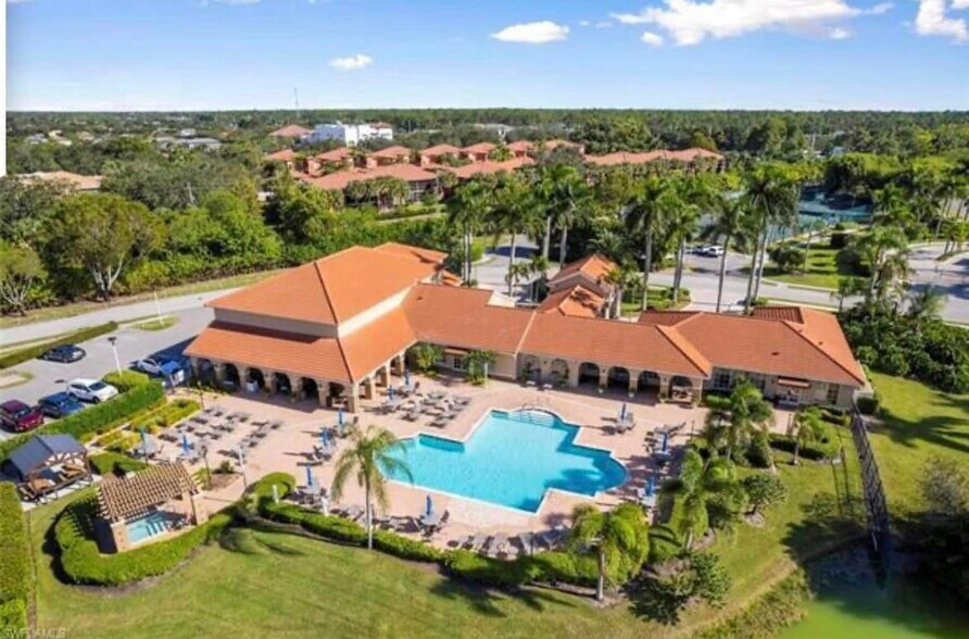 Club House - Main Pool - 6655 Huntington Lakes Cir