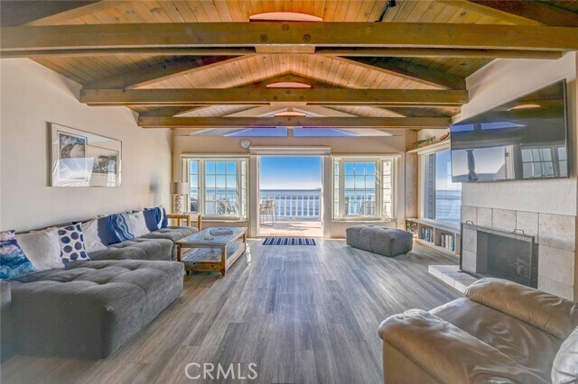 Building Photo - 1021 Gaviota Dr