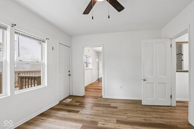 Building Photo - 809 N Meridian St Rd
