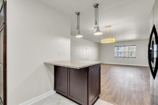 Building Photo - 701 Poinsettia Rd