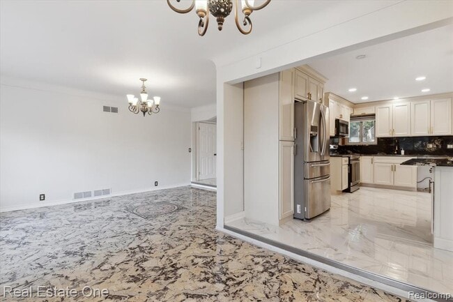 Building Photo - 23944 Fordson Dr