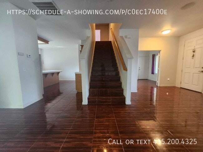 Building Photo - 3947 S Oak View St