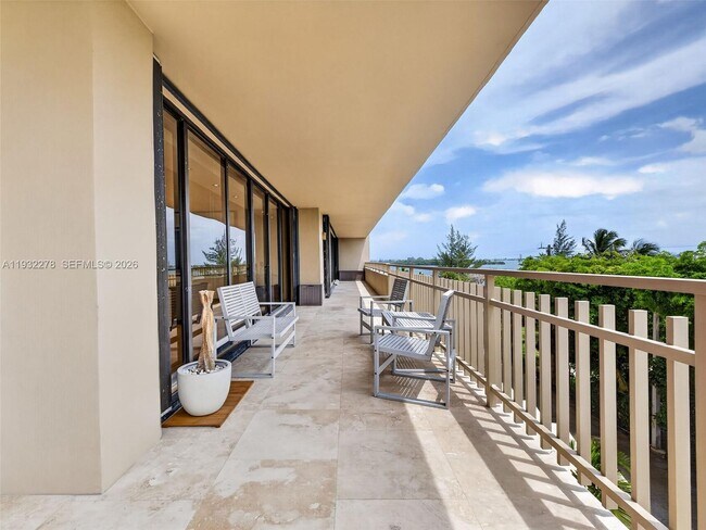 Building Photo - 11113 Biscayne Blvd