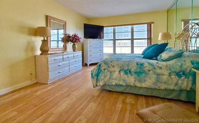 Building Photo - 3850 Galt Ocean Dr