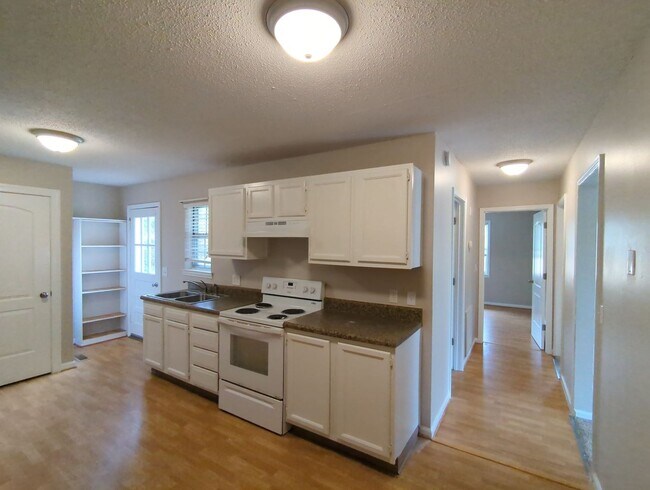 Building Photo - Hixson Duplex