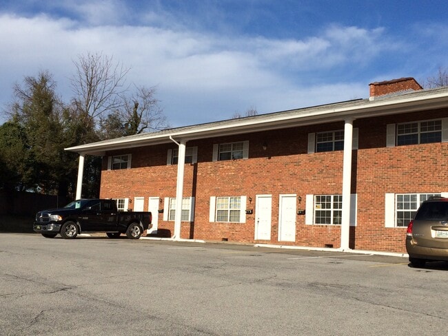 Building Photo - 3812 Memorial Blvd