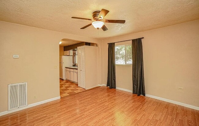 Building Photo - Cozy Cottage Style Home for Rent