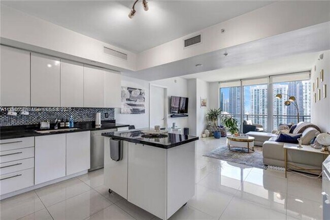 Building Photo - 92 SW 3rd St