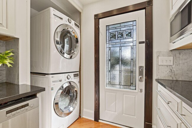 Building Photo - 2730 Oak Valley Dr