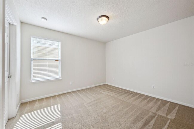 Building Photo - 1310 Oakcrest Ct