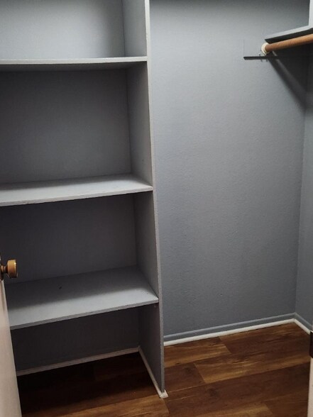 Building Photo - 4433 W 133rd St