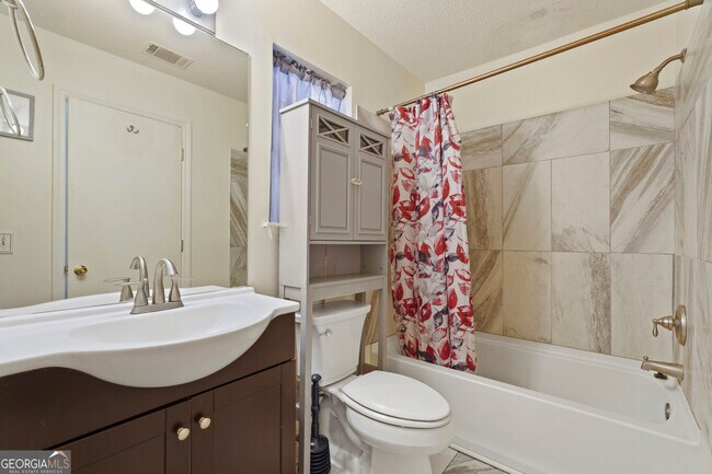 Building Photo - 156 Laurel Green Ct