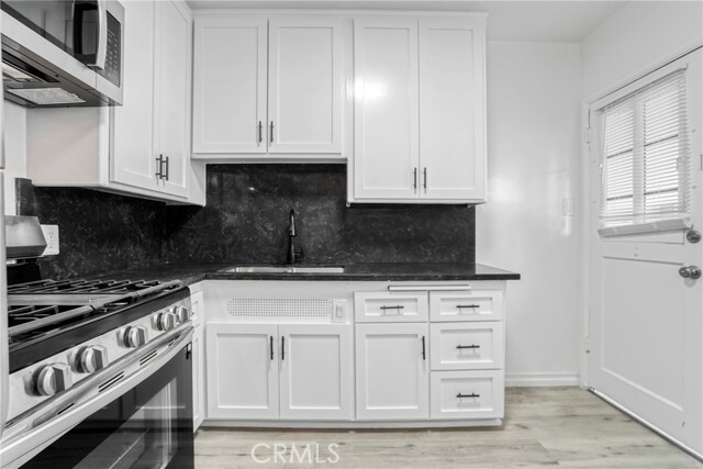 Building Photo - 10620 Holman Ave