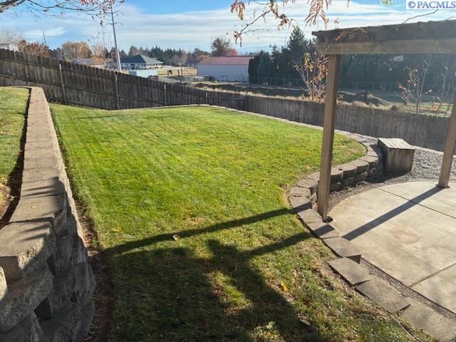Building Photo - Great Back Yard! Lawn Care Included