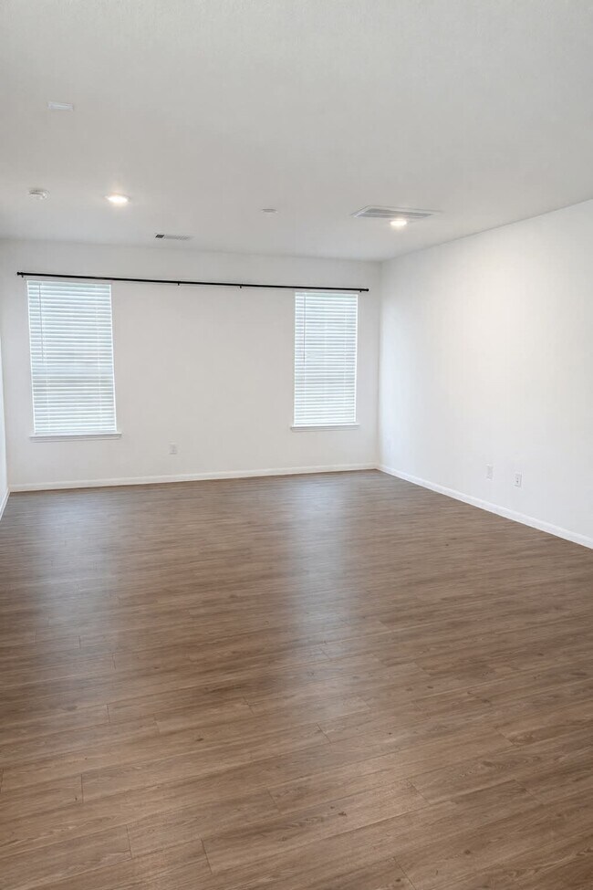 Building Photo - 17810 Plow Horse Ln