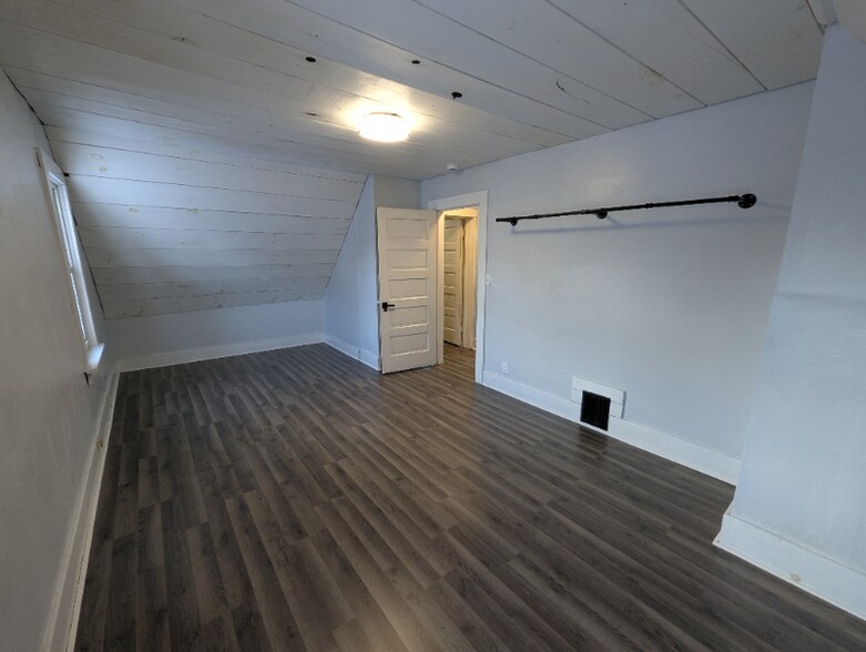 Building Photo - 518 N Hanover St