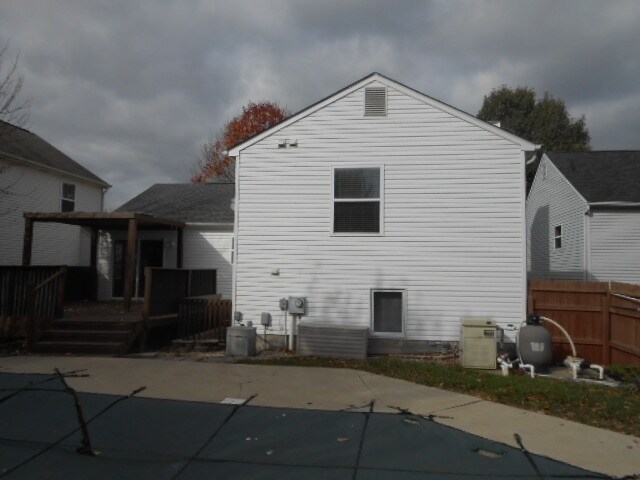 Building Photo - 6693 Jennyann Way