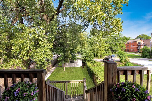 Building Photo - 5169 S Michigan Ave