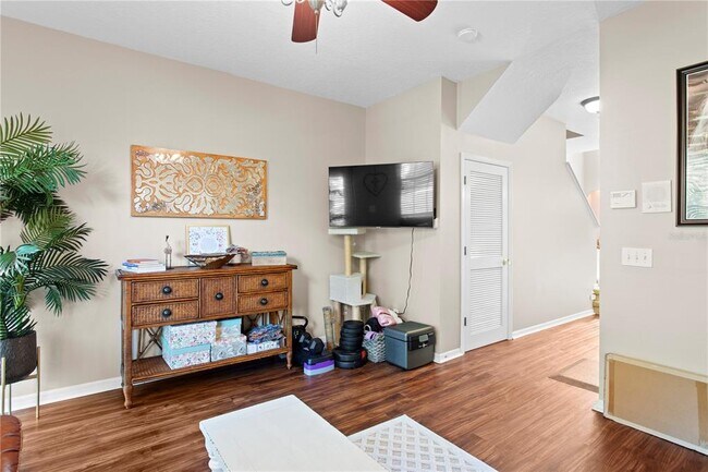 Building Photo - 3023 Pointeview Dr