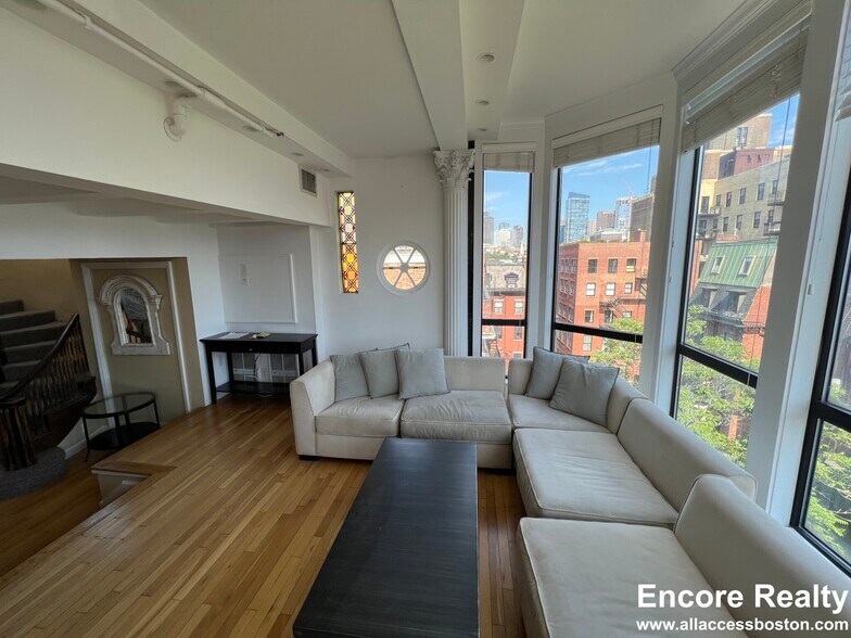 Building Photo - 109 Beacon St