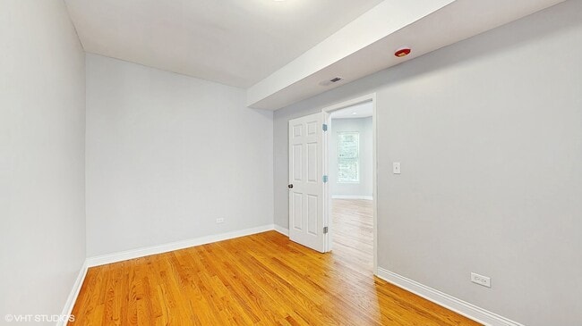 Building Photo - 1422 S Avers Ave