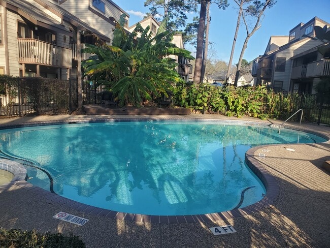 Building Photo - 12900 Walden Rd