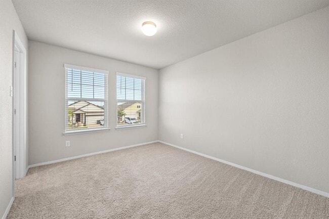Building Photo - 215 Desperado Dr