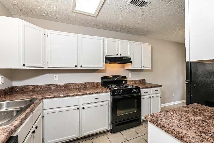 Building Photo - 2085 Corners Circle Trce