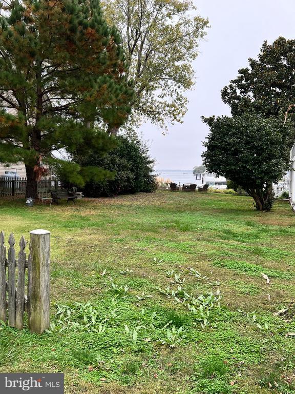 Building Photo - 210 Point Ln