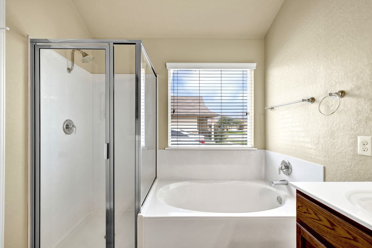 Building Photo - 1048 Lilac Wind
