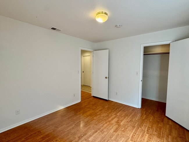 Building Photo - Adorable Home Available Now in Davis!