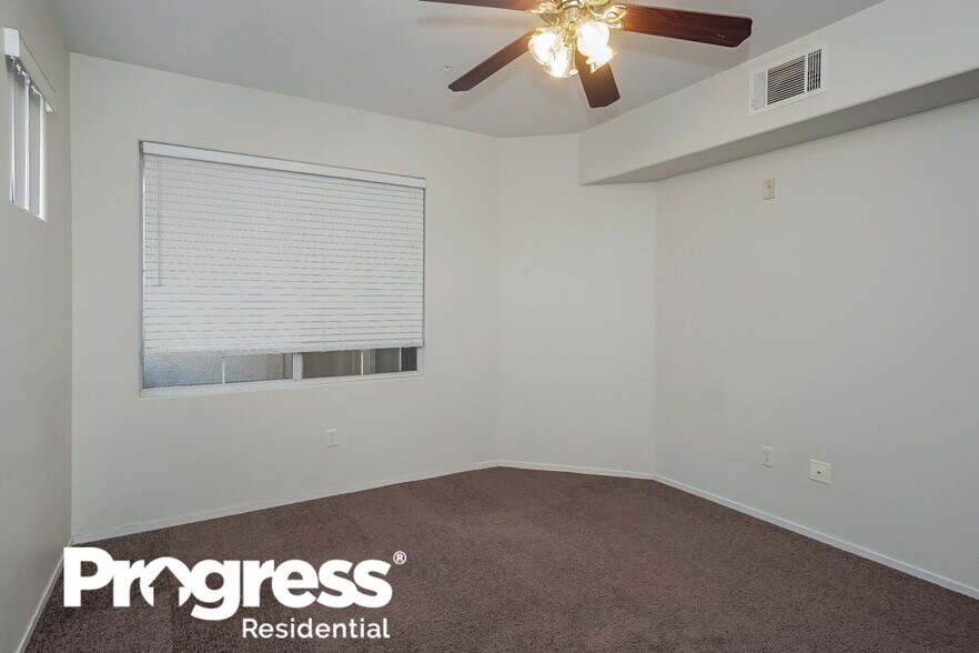 Building Photo - 7131 S Durango Dr