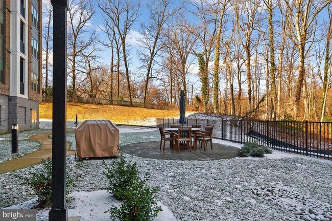 Building Photo - 76 Old Mill Bottom Rd N