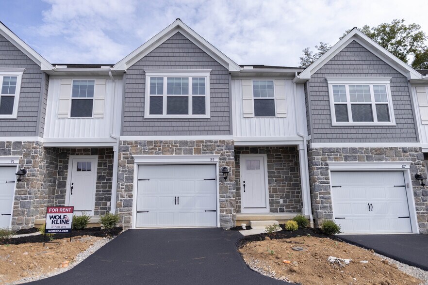 Primary Photo - 89 Beech Tree Ct