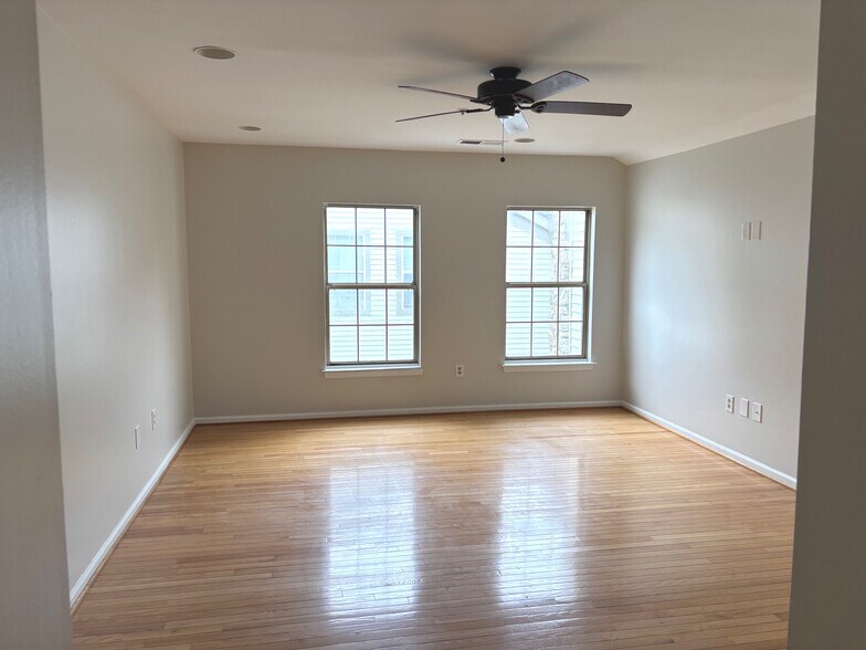 Building Photo - 106 Remington Ct