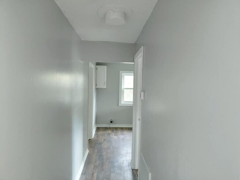 Building Photo - 32 Mary St