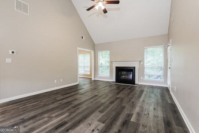 Building Photo - 240 Cannon Dr
