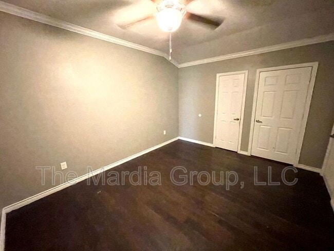 Building Photo - 1316 Caruth Dr