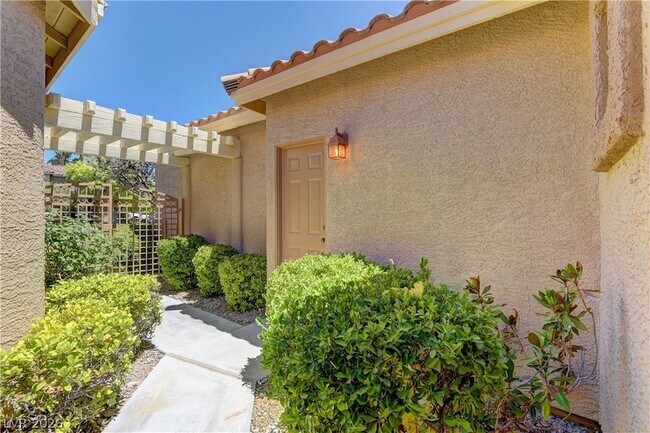 Building Photo - 8437 Willowleaf Ct