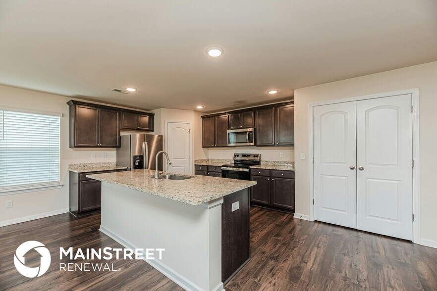 Building Photo - 132 Westcott St