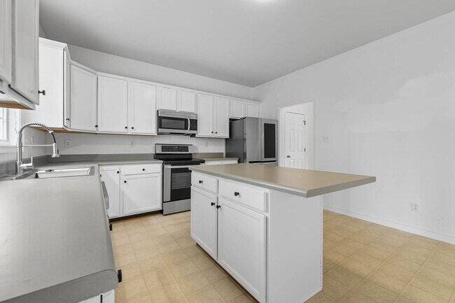 Building Photo - 22030 Lake Jordan Dr
