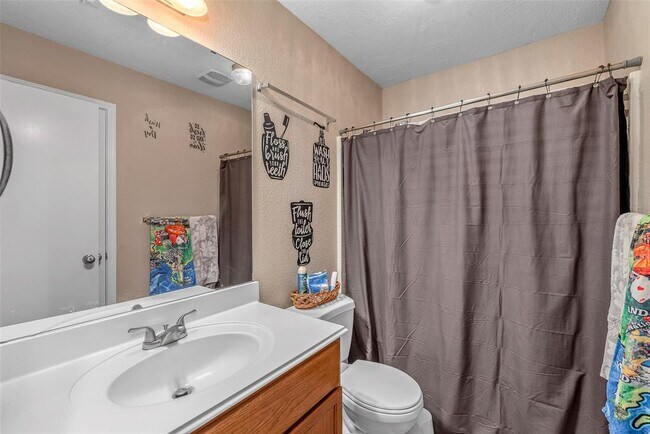 Building Photo - 943 Crested Point Dr