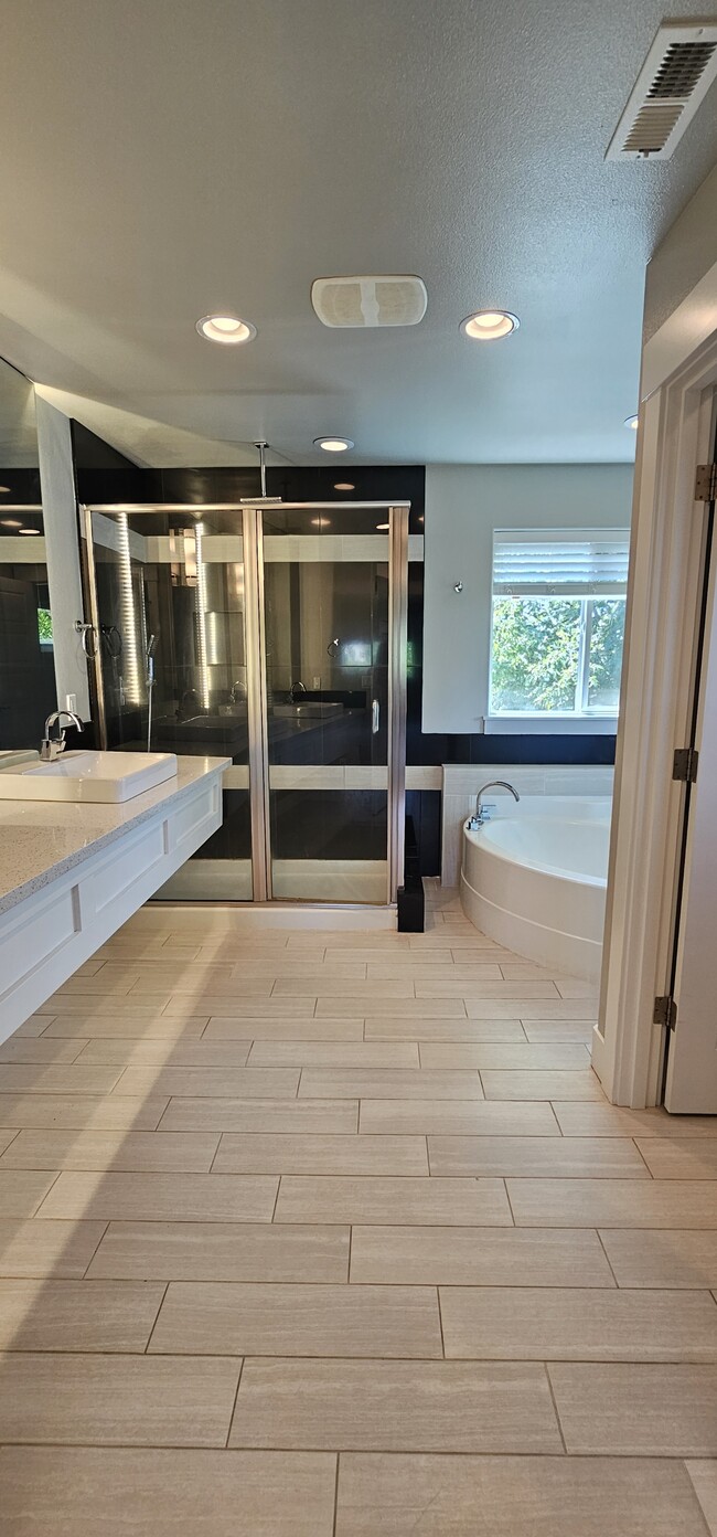 Building Photo - 11330 SE 192nd St