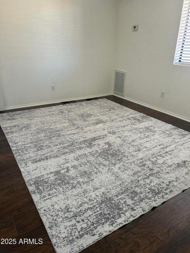 Building Photo - 1440 N Idaho Rd