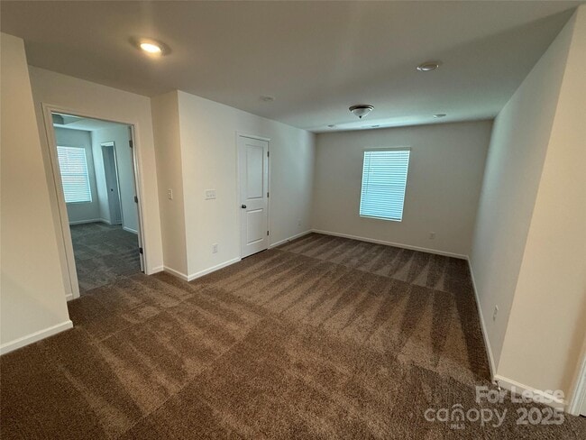 Building Photo - 3204 Lilac Grove Dr