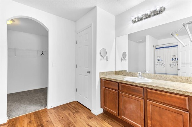 Building Photo - 661 Swallowtail Dr