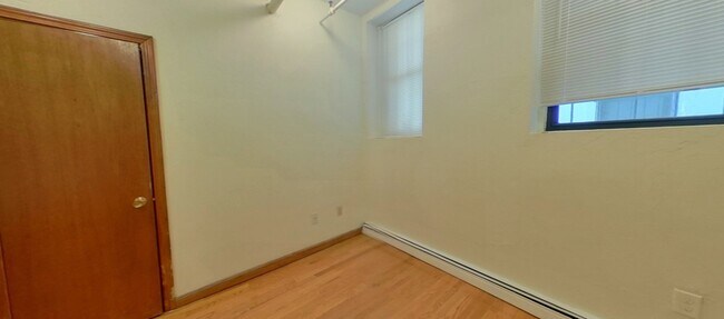 Building Photo - 28 Saint Stephen St