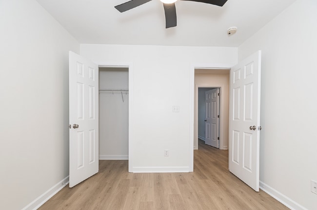 Building Photo - Charming & Spacious 3-Bed Townhouse with 2.5 Baths on Stadium Drive in Wake Forest!