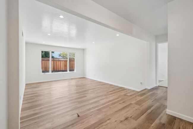 Building Photo - 700 Gull Ave