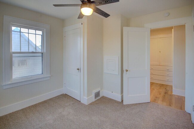 Building Photo - Completely remodeled 3 bed home